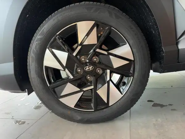 HYUNDAI KONA (7/15)