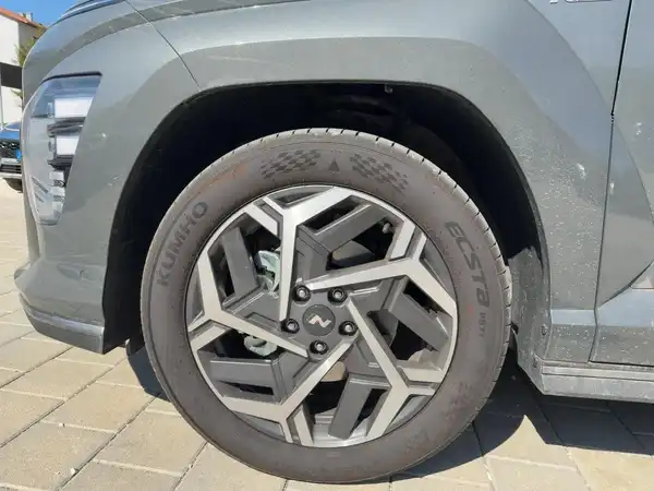 HYUNDAI KONA N LINE (7/14)