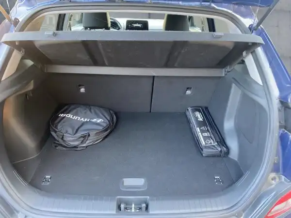 HYUNDAI KONA ELEKTRO (13/15)