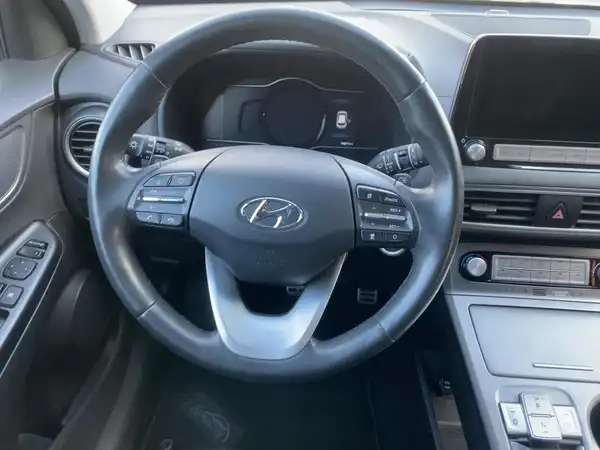 HYUNDAI KONA ELEKTRO (9/15)