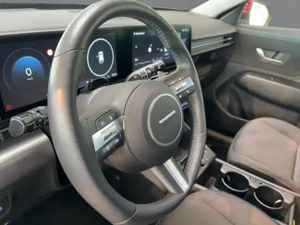 HYUNDAI KONA TREND (9/14)
