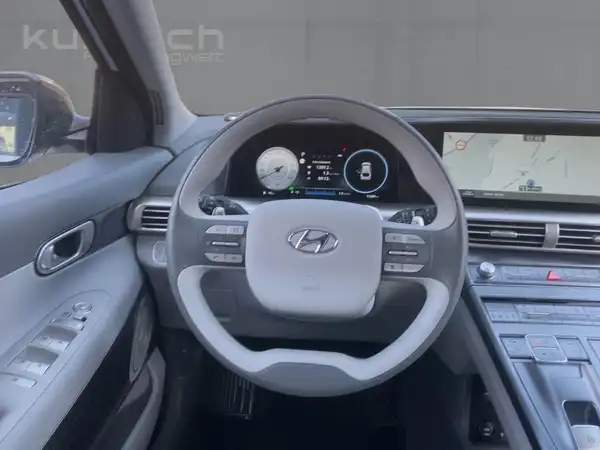 HYUNDAI NEXO (9/15)