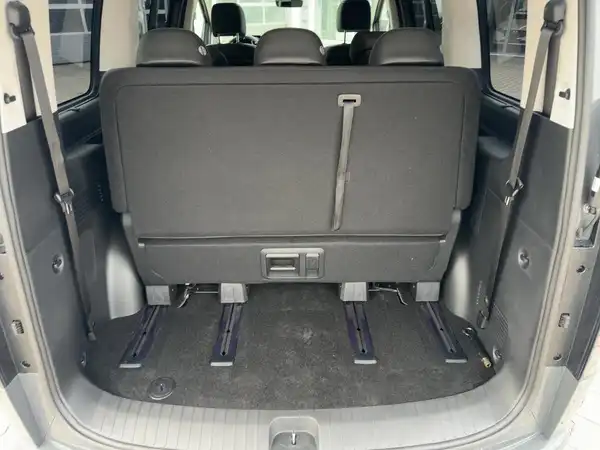 HYUNDAI STARIA (13/15)