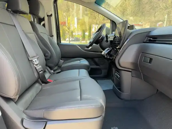 HYUNDAI STARIA 9-SITZER PRIME (11/15)