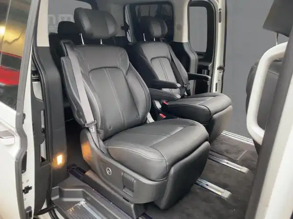 HYUNDAI STARIA (12/15)