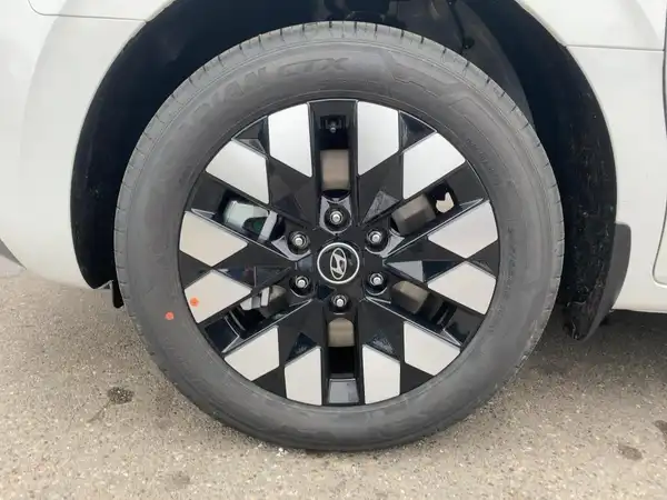 HYUNDAI STARIA (7/15)