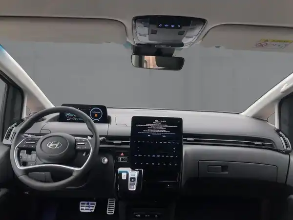 HYUNDAI STARIA (8/15)