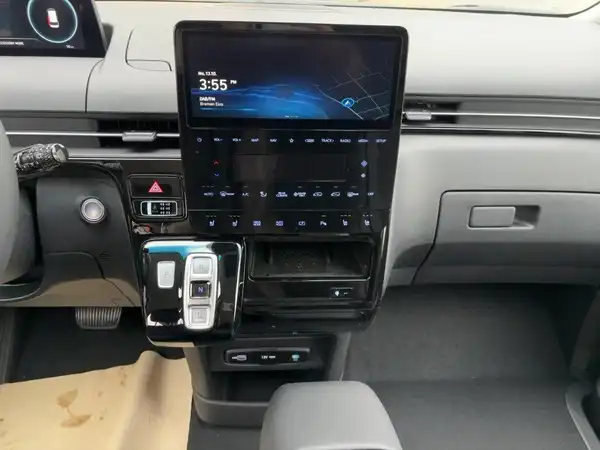 HYUNDAI STARIA (10/14)