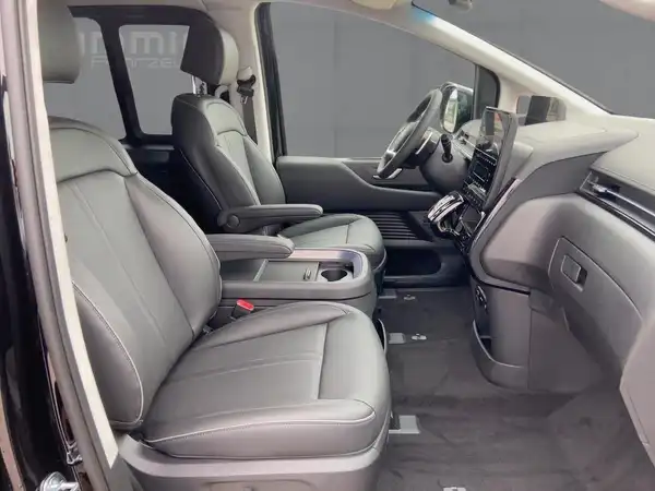 HYUNDAI STARIA (11/15)