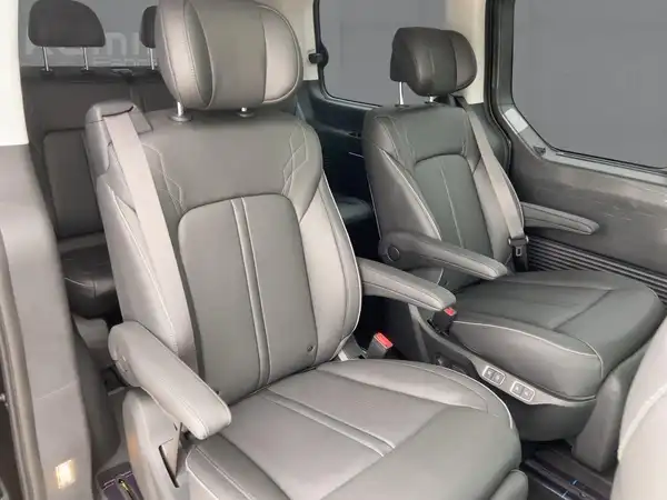 HYUNDAI STARIA (12/15)