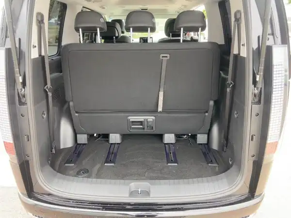 HYUNDAI STARIA (13/15)