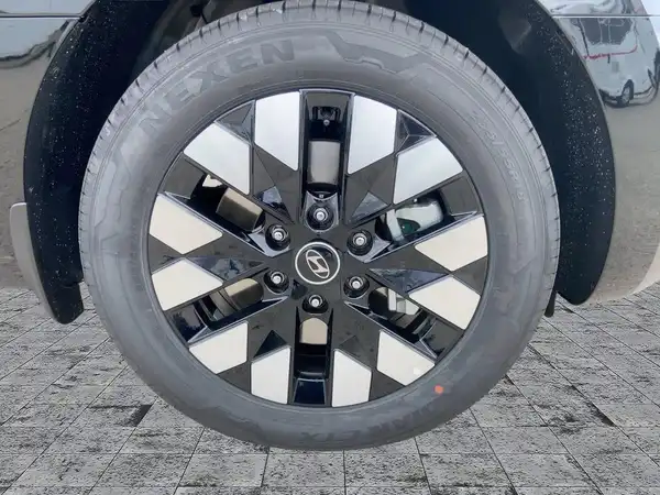 HYUNDAI STARIA (7/15)