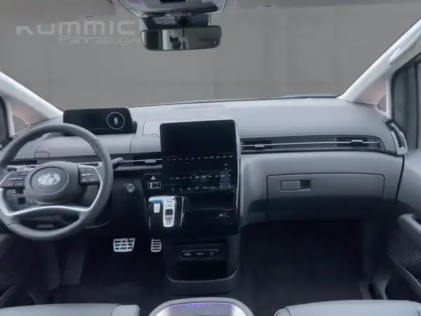 HYUNDAI STARIA (8/15)