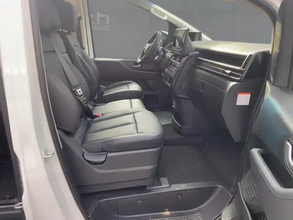 HYUNDAI STARIA (11/15)
