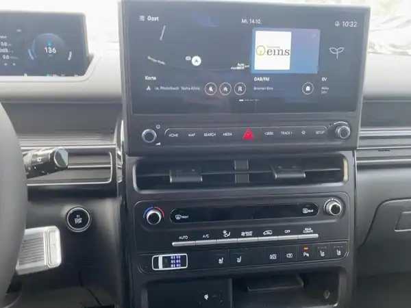 HYUNDAI STARIA (10/15)