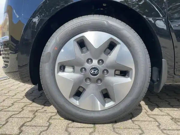 HYUNDAI STARIA 9-SITZER PRIME (7/15)