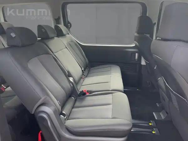 HYUNDAI STARIA (12/15)