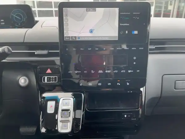 HYUNDAI STARIA (10/15)