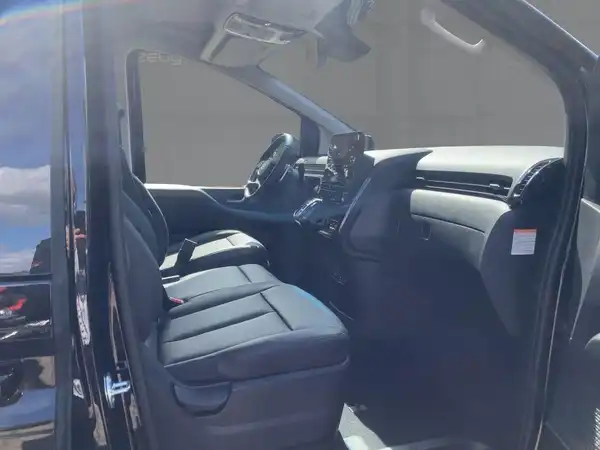 HYUNDAI STARIA (11/15)