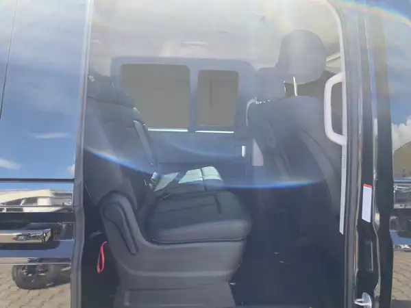 HYUNDAI STARIA (12/15)