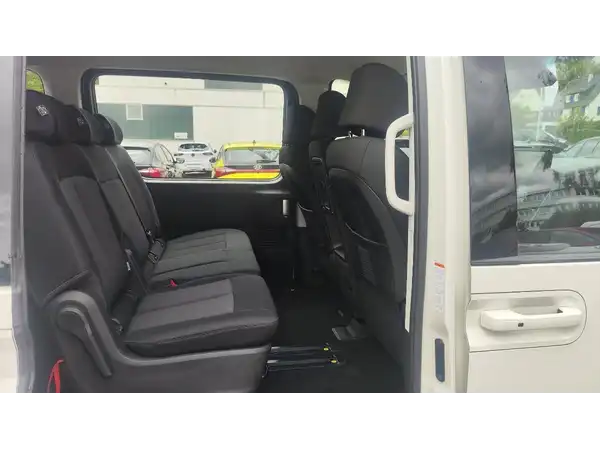 HYUNDAI STARIA (12/14)