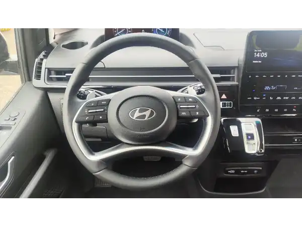 HYUNDAI STARIA (9/14)