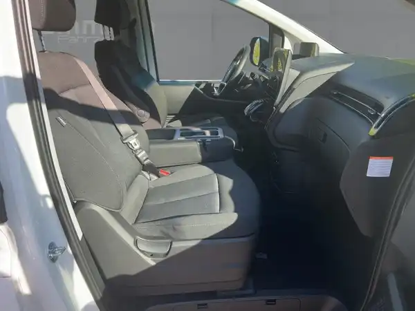 HYUNDAI STARIA (11/15)