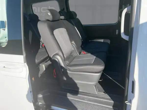 HYUNDAI STARIA (12/15)