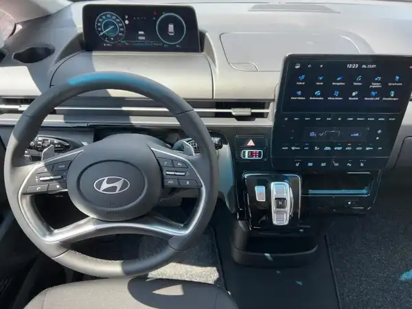 HYUNDAI STARIA 9-SITZER TREND (8/15)