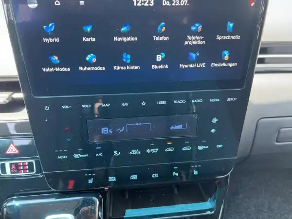 HYUNDAI STARIA 9-SITZER TREND (10/15)