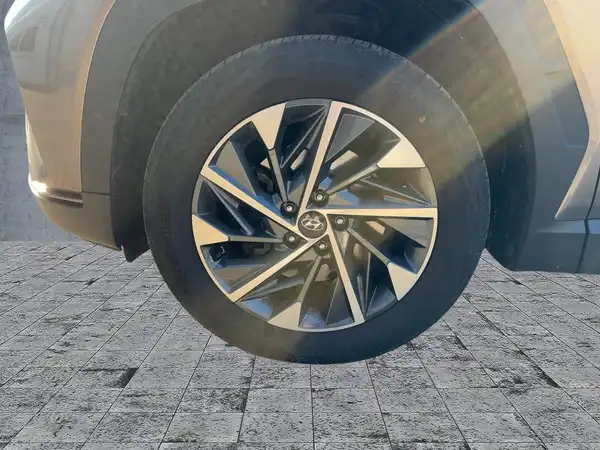 HYUNDAI TUCSON TREND (8/11)