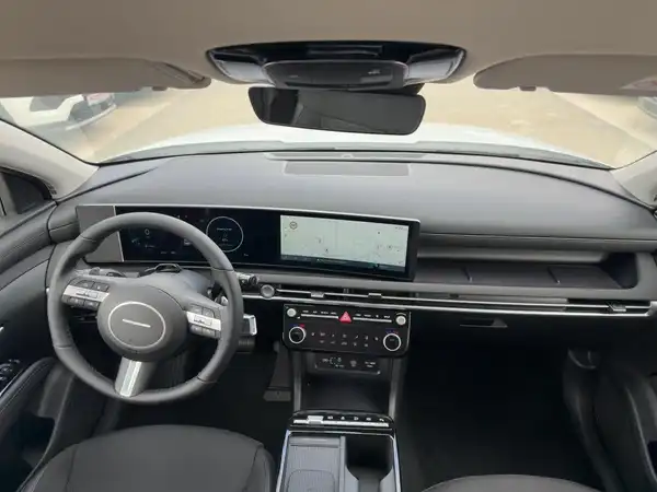 HYUNDAI TUCSON TREND (8/14)
