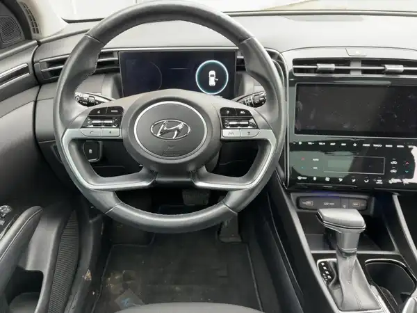 HYUNDAI TUCSON TREND (9/15)