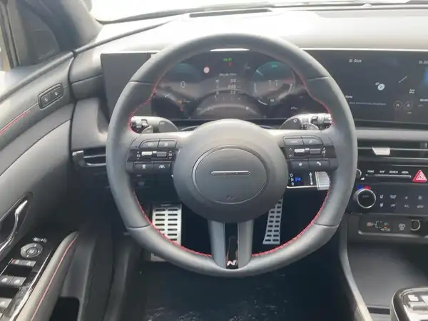 HYUNDAI TUCSON (9/15)