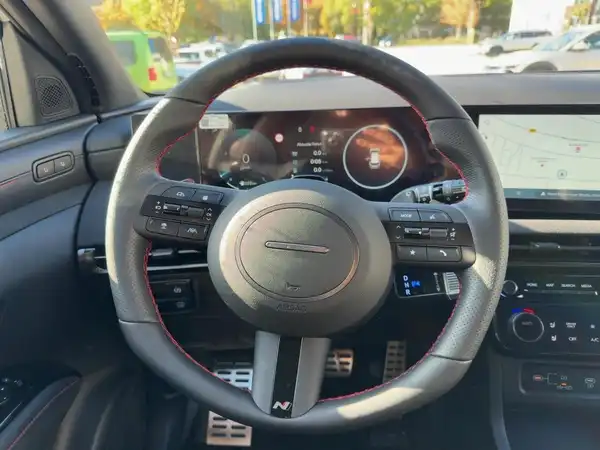 HYUNDAI TUCSON (9/14)