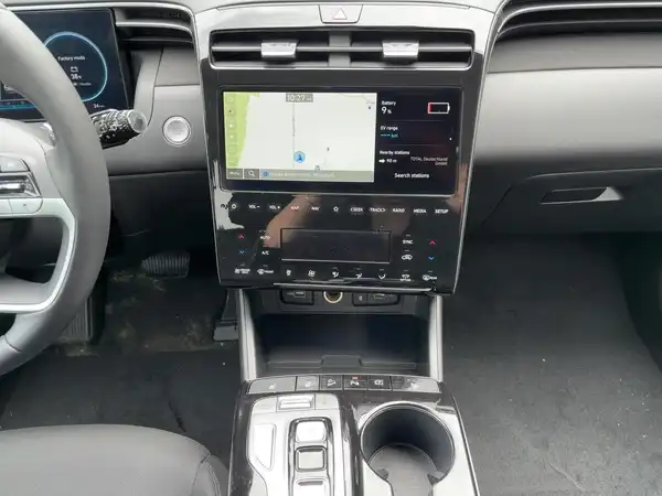 HYUNDAI TUCSON TREND (10/14)