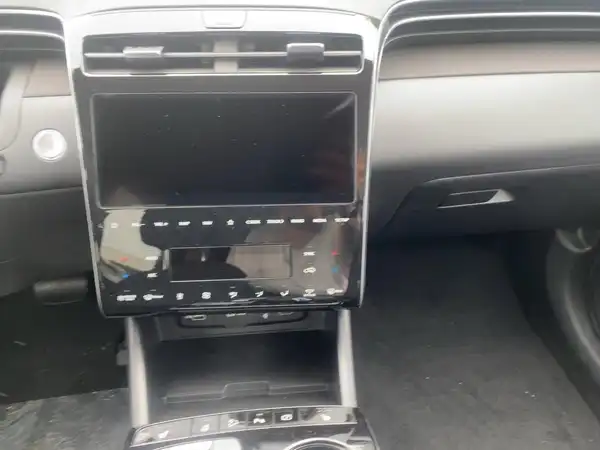 HYUNDAI TUCSON TREND (10/14)