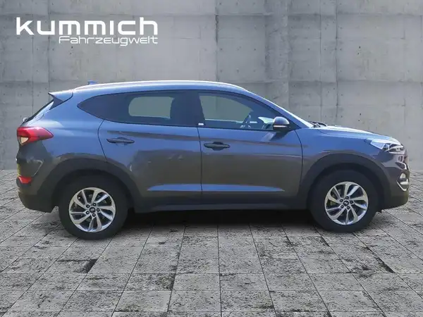 HYUNDAI TUCSON (3/12)