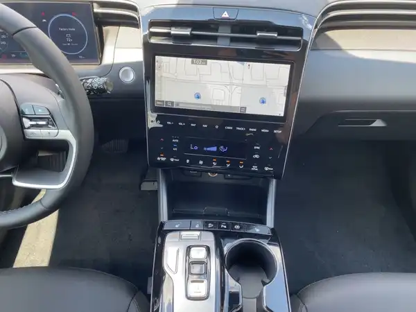 HYUNDAI TUCSON TREND (10/14)