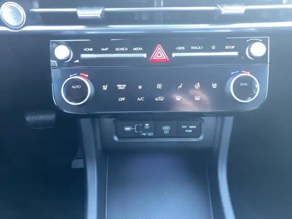 HYUNDAI TUCSON TREND (10/15)