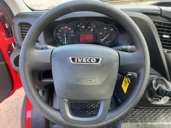 IVECO DAILY (9/14)