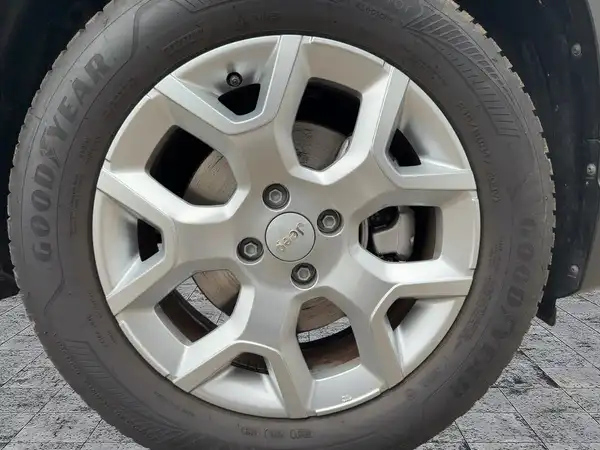 JEEP AVENGER ALTITUDE (7/15)