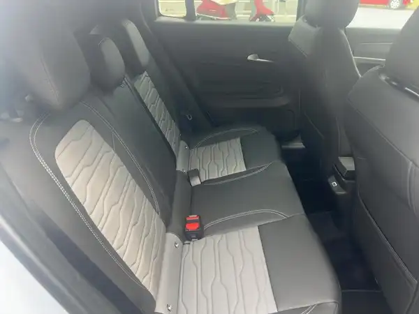 JEEP AVENGER (12/15)