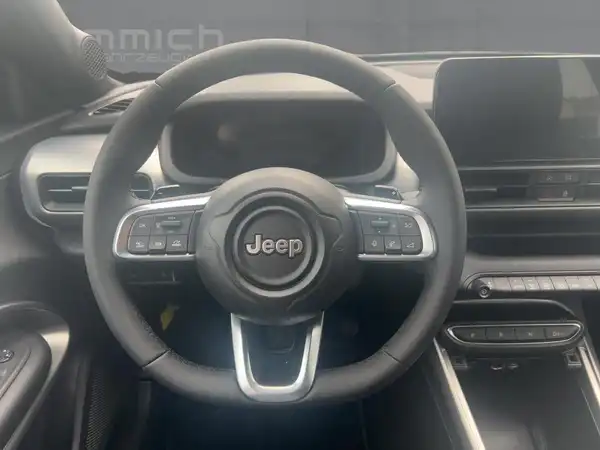 JEEP AVENGER (9/15)