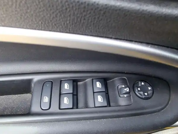 JEEP AVENGER (14/15)