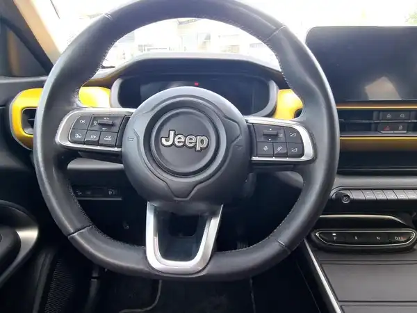 JEEP AVENGER (9/15)