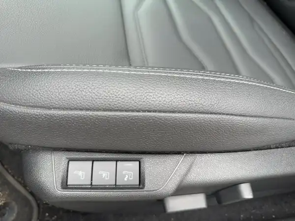 JEEP AVENGER (14/15)