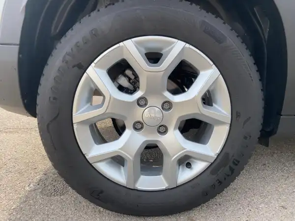 JEEP AVENGER ALTITUDE (7/15)