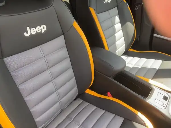 JEEP AVENGER (11/15)