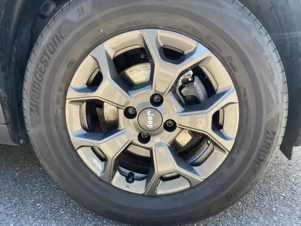 JEEP AVENGER LONGITUDE (7/15)